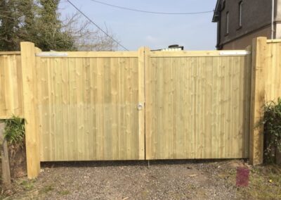 flat top driveway gate