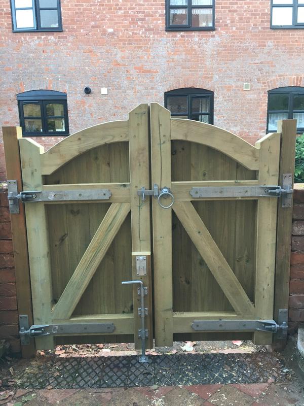 Exton timber gate